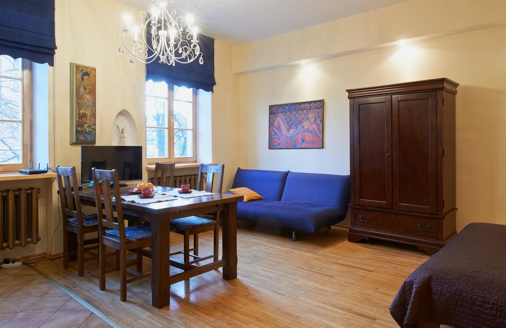 Regina House- Sv. Mikalojaus 13 Apartment Вилнюс Стая снимка