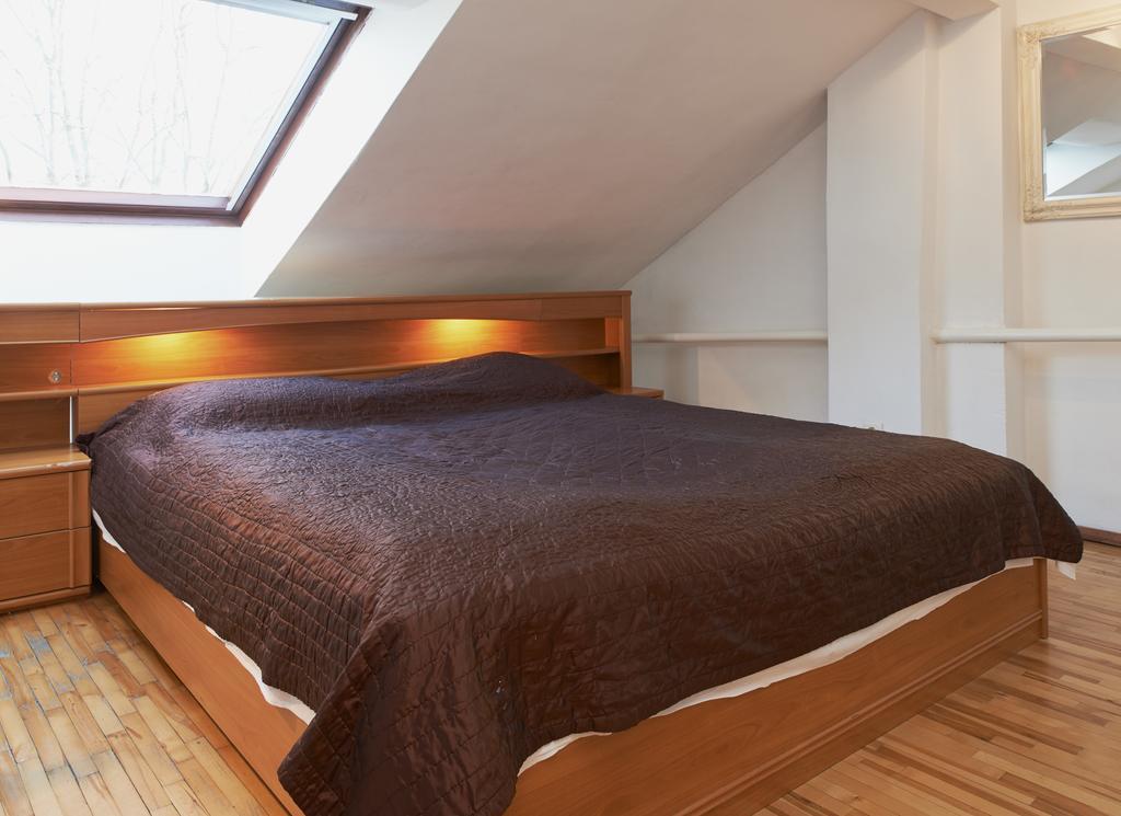 Regina House- Sv. Mikalojaus 13 Apartment Вилнюс Стая снимка