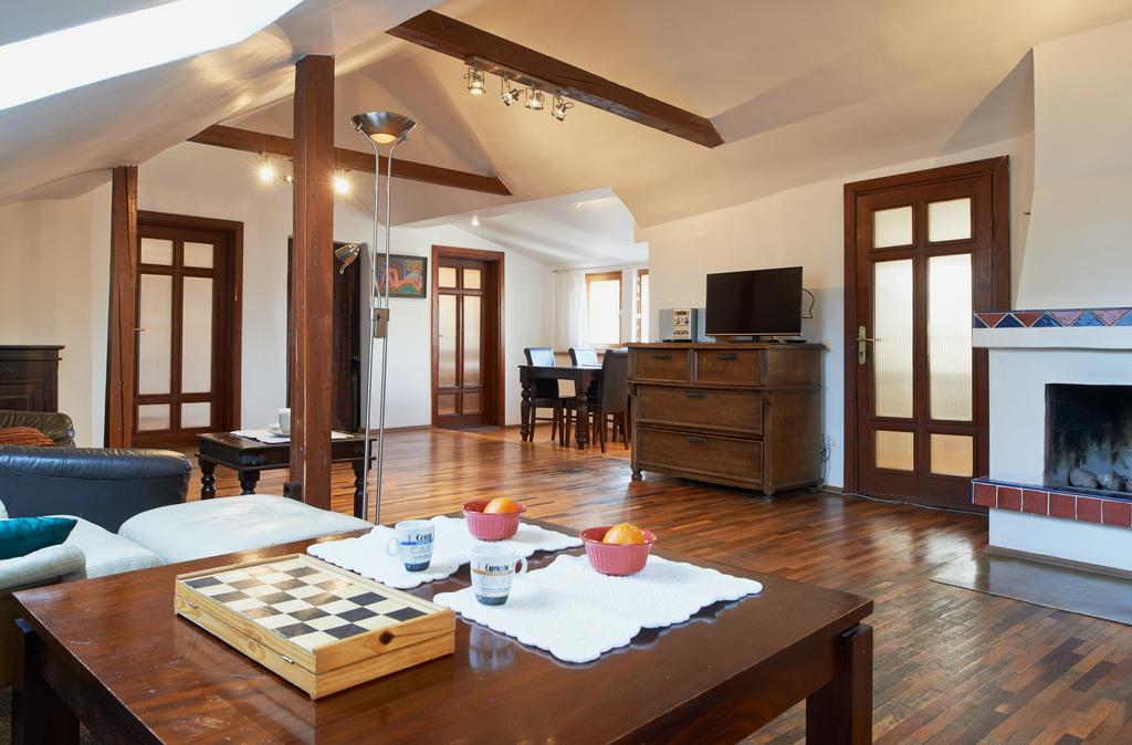 Regina House- Sv. Mikalojaus 13 Apartment Вилнюс Стая снимка